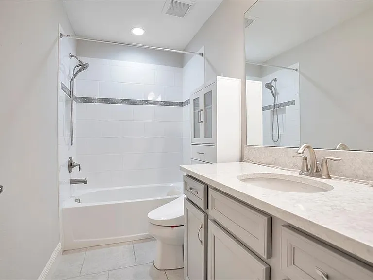 21914 Butterfly Kiss Dr — Photo 32