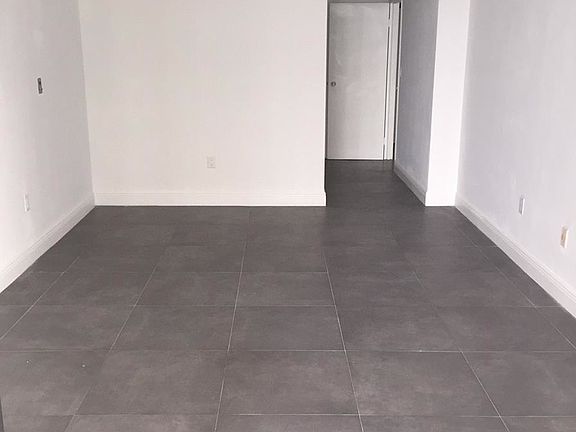 3rd image of 555 NE 15th St APT 12B