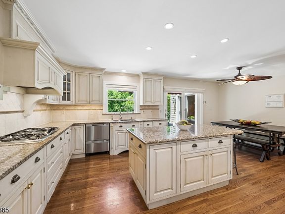 4th image of 45 ACORN ROAD