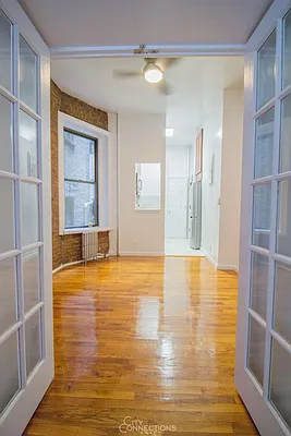 Rented by City Connections Realty | media 4