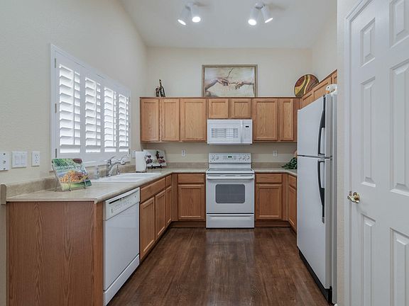 4th image of 3173 E Peach Tree Dr