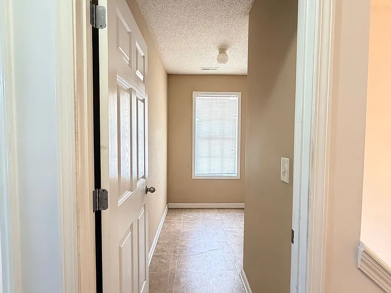 153 Greystone Cir — Photo 27