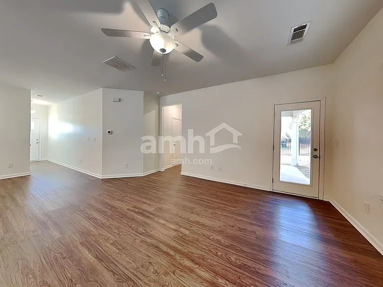 307 Camp Dr — Photo 5