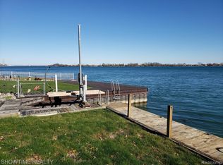 326 N Market St, Marine City, MI 48039