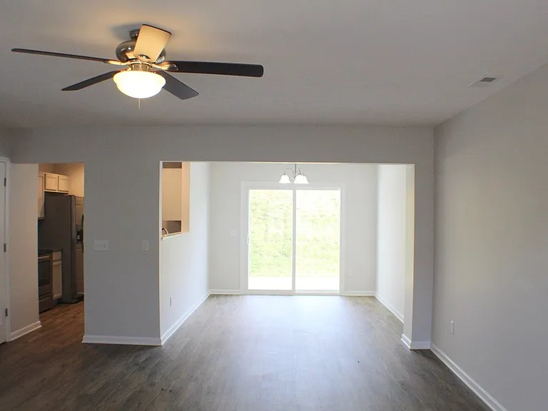 1431 Hornsby Ave — Photo 3