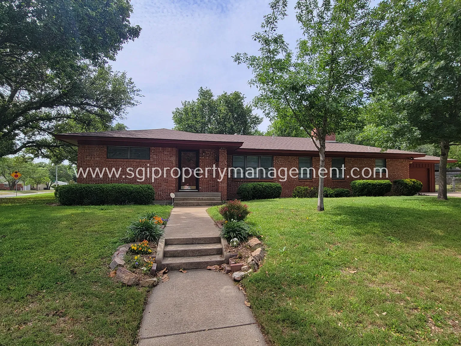 Huge corner lot in Westcliff — Photo 1