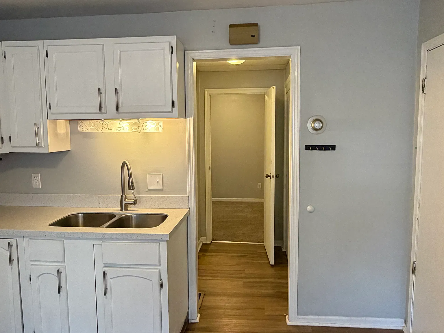 1 bed, 550 sqft, $1,050 — Photo 2