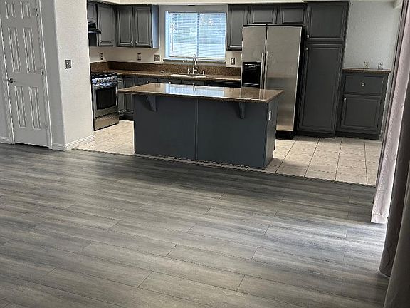 4th image of 4028 Forest Knoll Ln