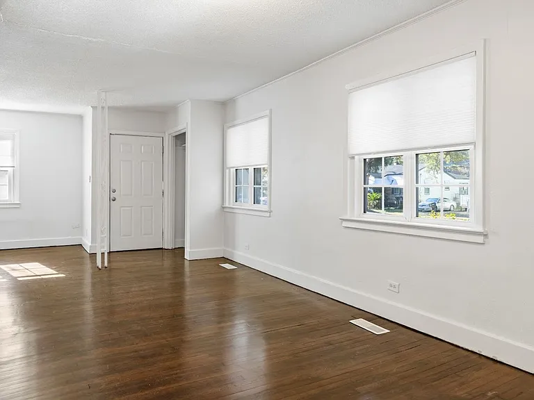 2679 Olympia Ave — Photo 7