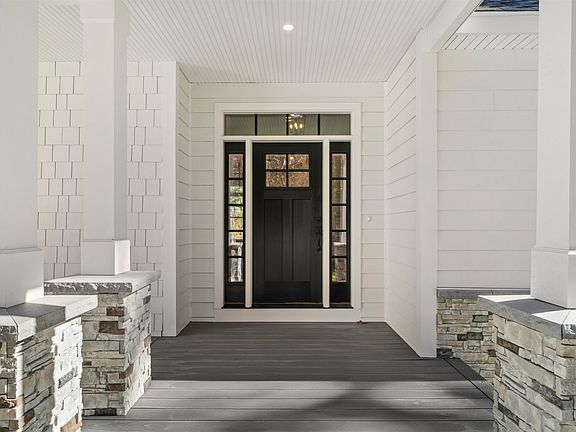 4th image of 77 Barrett Hill Road