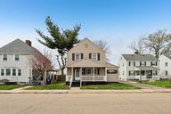 Roslyn Ave-1004-002.jpg