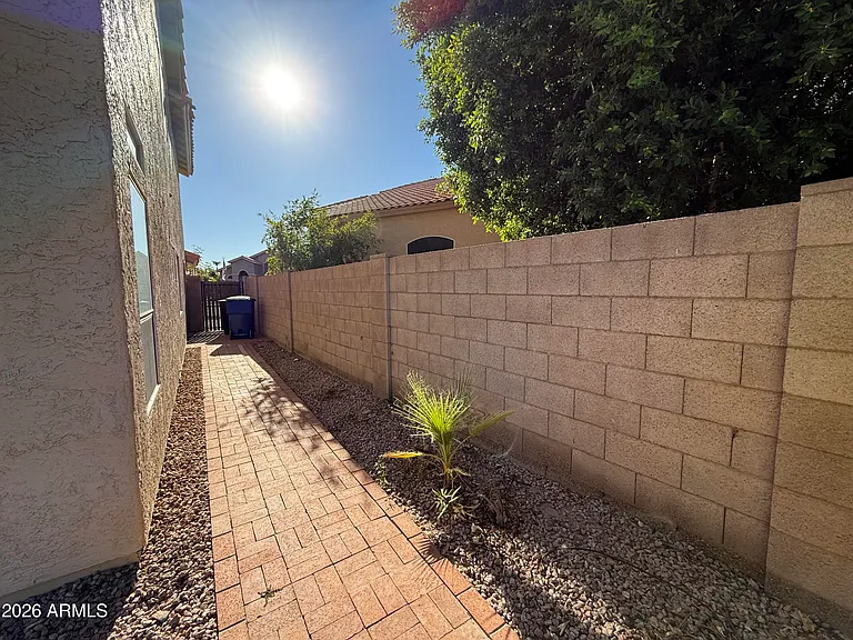 1253 N Spire Ct — Photo 42