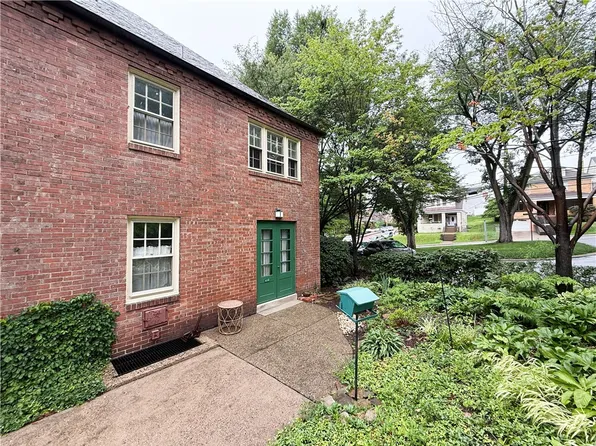 410 Sulgrave Rd, Pittsburgh, PA 15211