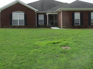 103 Azalea Ln, Headland, AL 36345