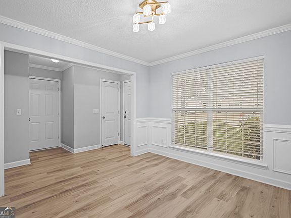 5th image of 218 Guyett Ave