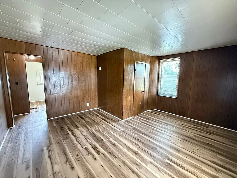 612 Lansing Ave — Photo 12