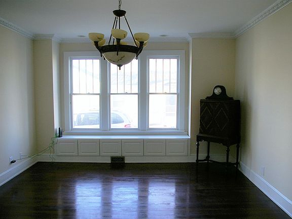 4th image of 205 S Vine St