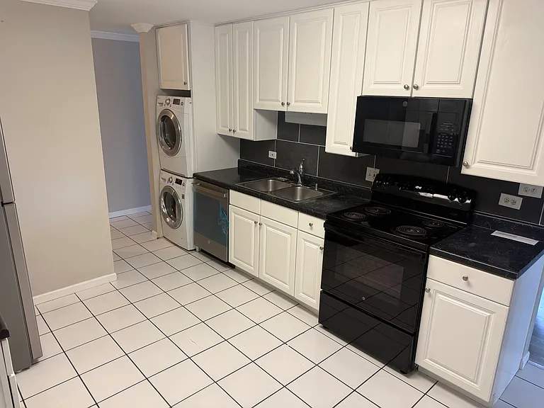 910 Beau Dr #202 — Photo 2