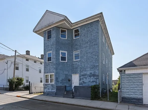 93 Mulberry St, Fall River, MA 02721