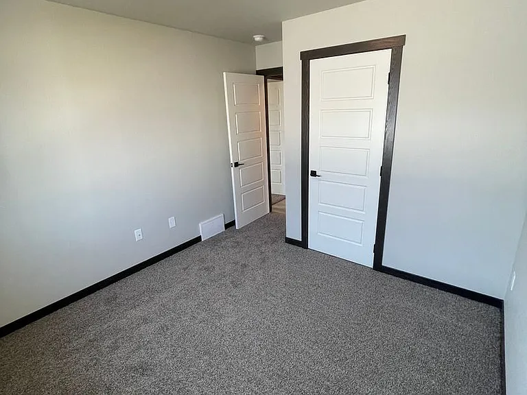 1127 Cobalt Dr — Photo 8