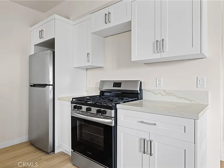 1818 S Norton Ave #304 — Photo 12