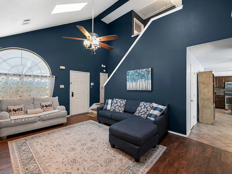 1608 Pacific Pl