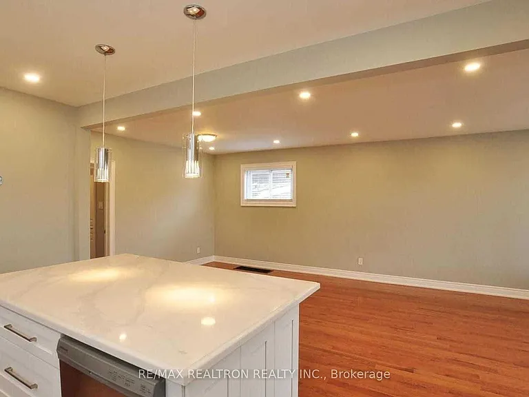 17 Crosland Dr #MAIN FL — Photo 10