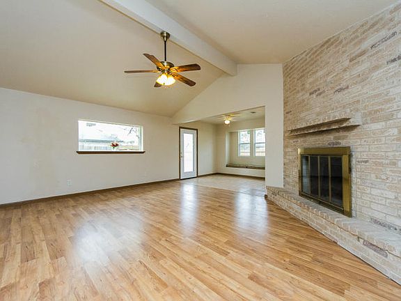 3rd image of 7301 Montreal Cir