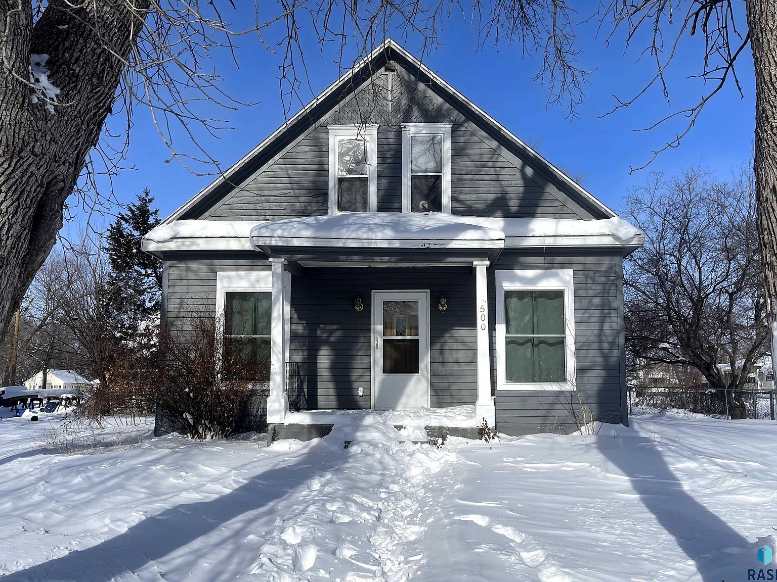 500 W Elm St, Canistota, SD 57012 | Zillow