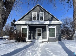 500 W Elm St, Canistota, SD 57012