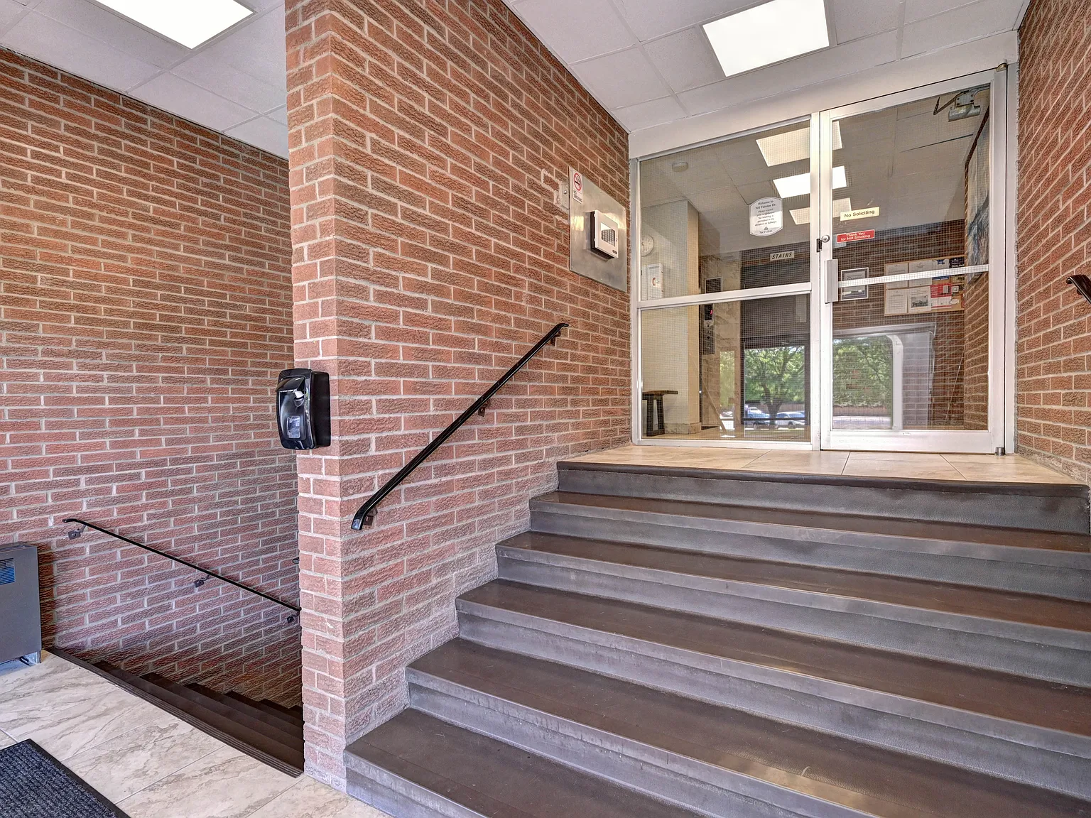 Cooper Tower Apartments — Photo 4