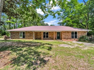 82 Powers Dr, Laurel, MS 39443