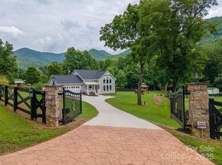 817 Mica City Rd, Franklin, NC 28734