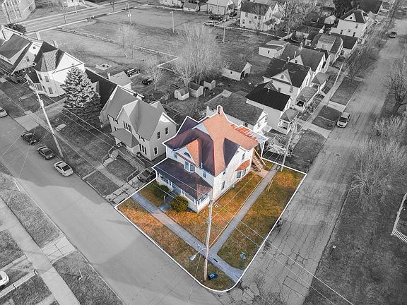 3rd image of 231 Pleasant St