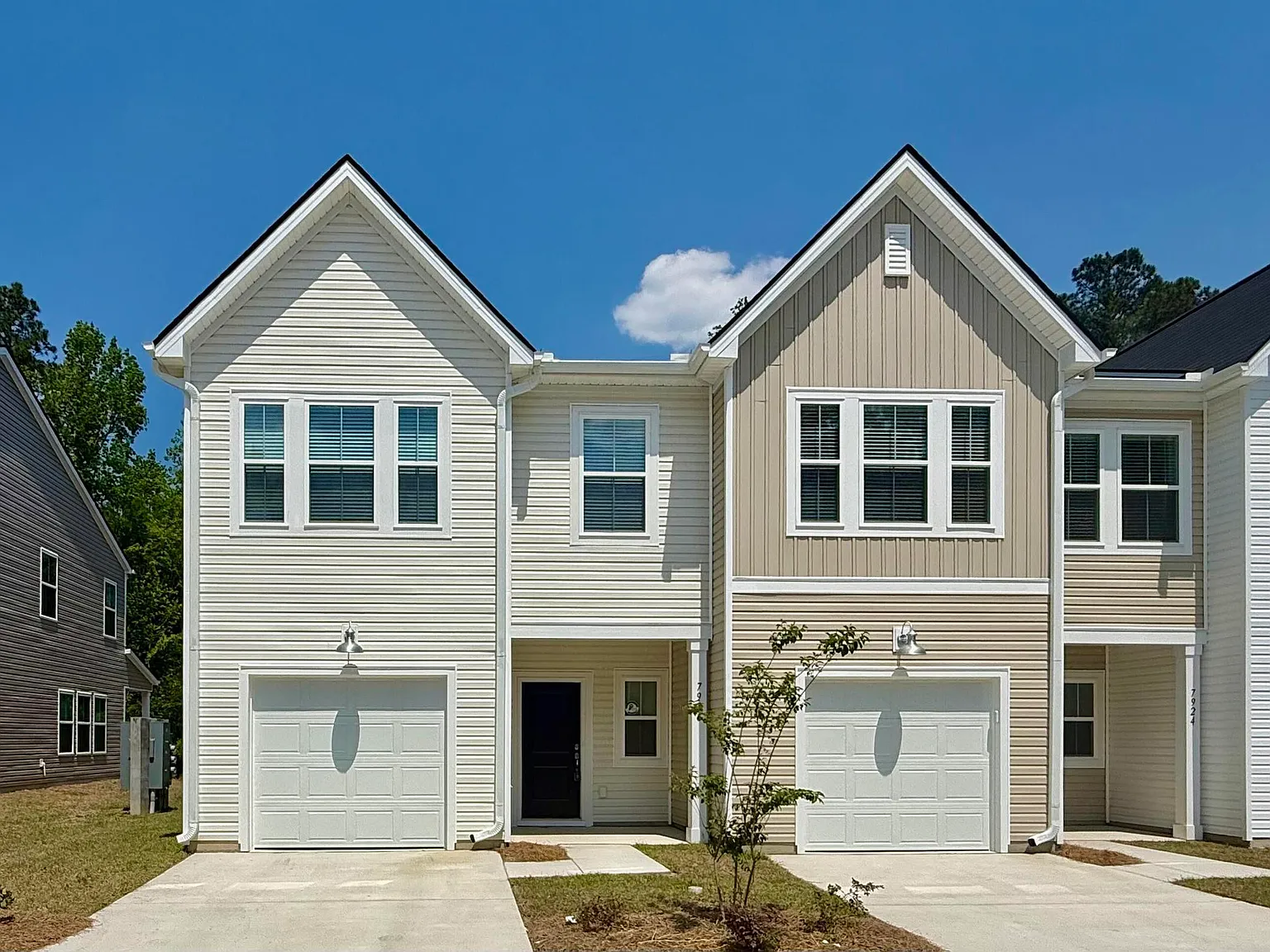 3 bed, 2.5 bath, 1937 sqft, $2,300 — Photo 1