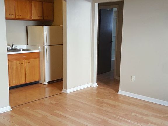 3rd image of 262 Maine Ave APT 4