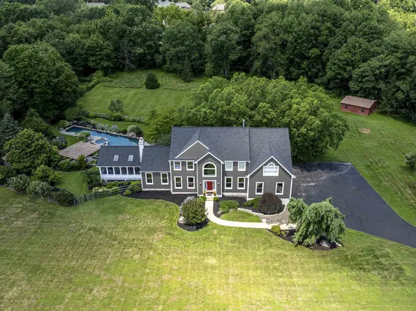340 W Sandy Ridge Rd, Doylestown, PA 18901
