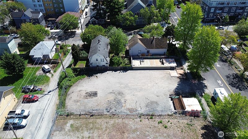 2nd image of 1119 S J Street