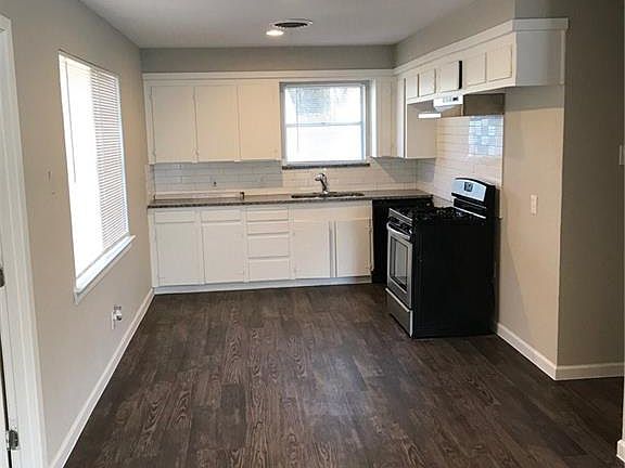 4th image of 3720 Earle Dr