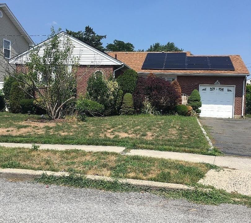 1st image of 2068 Hoffman Avenue