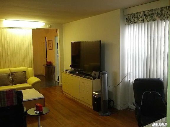 4th image of 14731 38th Ave APT A57