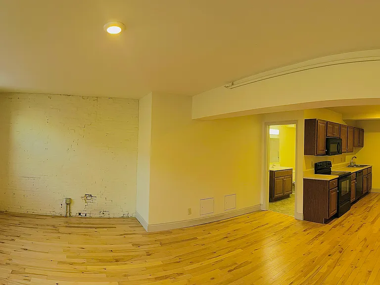 191 College St #303 — Photo 14