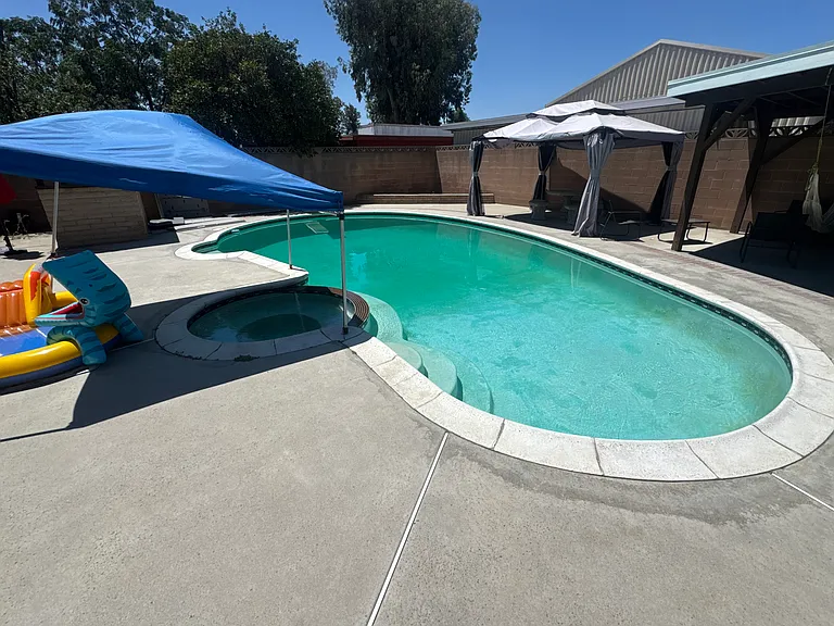 8822 S Maple Ave #9 — Photo 1