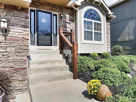 2nd image of 4606 NE 102nd Ct