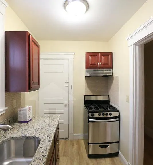 6 Craigie Cir #33 — Photo 3