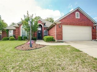 9124 Bradley Dr, North Richland Hills, TX 76182