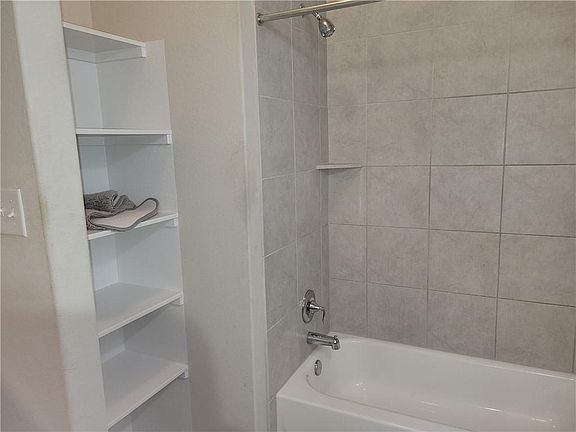 5th image of 5812 Ravenna Ln