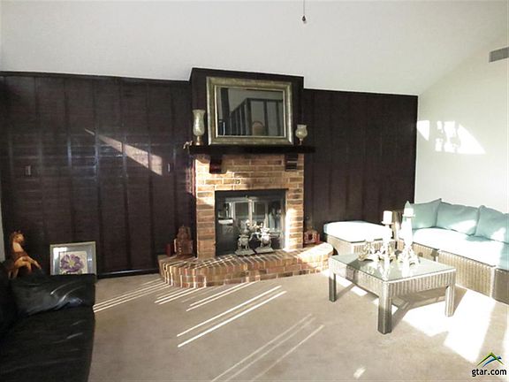 3rd image of 270 Autumn Wood Trl