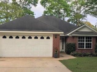 6949 Gray Oaks Dr, Theodore, AL 36582