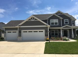 611 Silver Lake Ct, Savoy, IL 61874